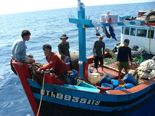Cử tri đề nghị nhà nước cần tăng cường hơn nữa các biện pháp bảo vệ ngư dân - Ảnh: Minh Nam
