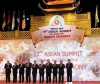 Các nhà lãnh đạo ASEAN tại Lễ bế mạc Hội nghị cấp cao ASEAN  lần thứ 17 tại Hà Nội ngày 30/10/2010 (Ảnh:AP)