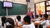 Một tiết tập đọc của học sinh lớp 3/9 Trường tiểu học Kim Đồng, Q.Gò Vấp, TP.HCM. Giáo án điện tử của giờ học này có hình ảnh minh họa sinh động - Ảnh: N.HÙNG