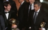 HLV Jose Mourinho (phải) và Lionel Messi tại lễ trao giải Quả bóng vàng FIFA 2010 - Ảnh: Reuters