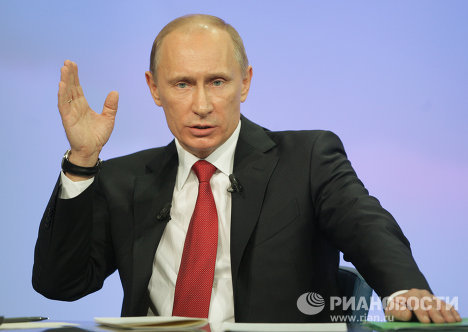 Thủ tướng Nga trong cuộc giao lưu trực tuyến “đường dây nóng”.