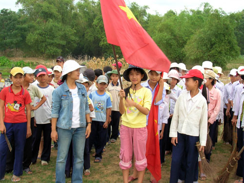 Tổ chức cho học sinh tham gia chương trình hoạt động hè ở Điện Phước, Điện Bàn.